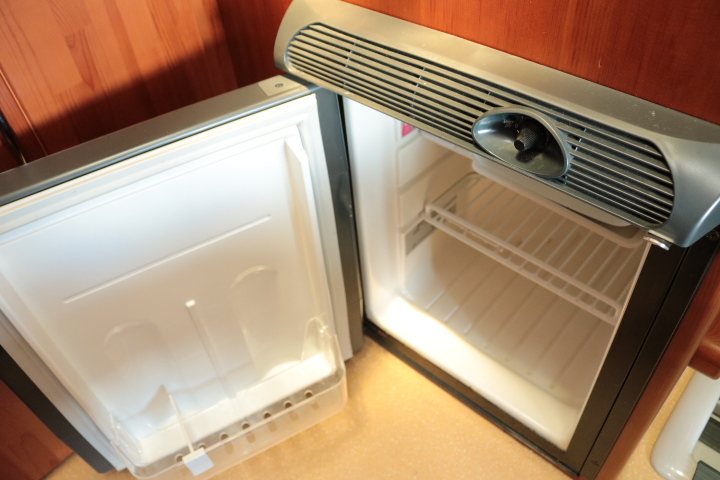 キャンピングカー キャブコン ﾊﾞﾈｯﾄ ﾅｯﾂRV ﾏｯｼｭ ﾀｲﾌﾟX　FF　冷蔵庫