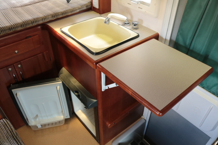 キャンピングカー キャブコン ﾊﾞﾈｯﾄ ﾅｯﾂRV ﾏｯｼｭ ﾀｲﾌﾟX　FF　冷蔵庫