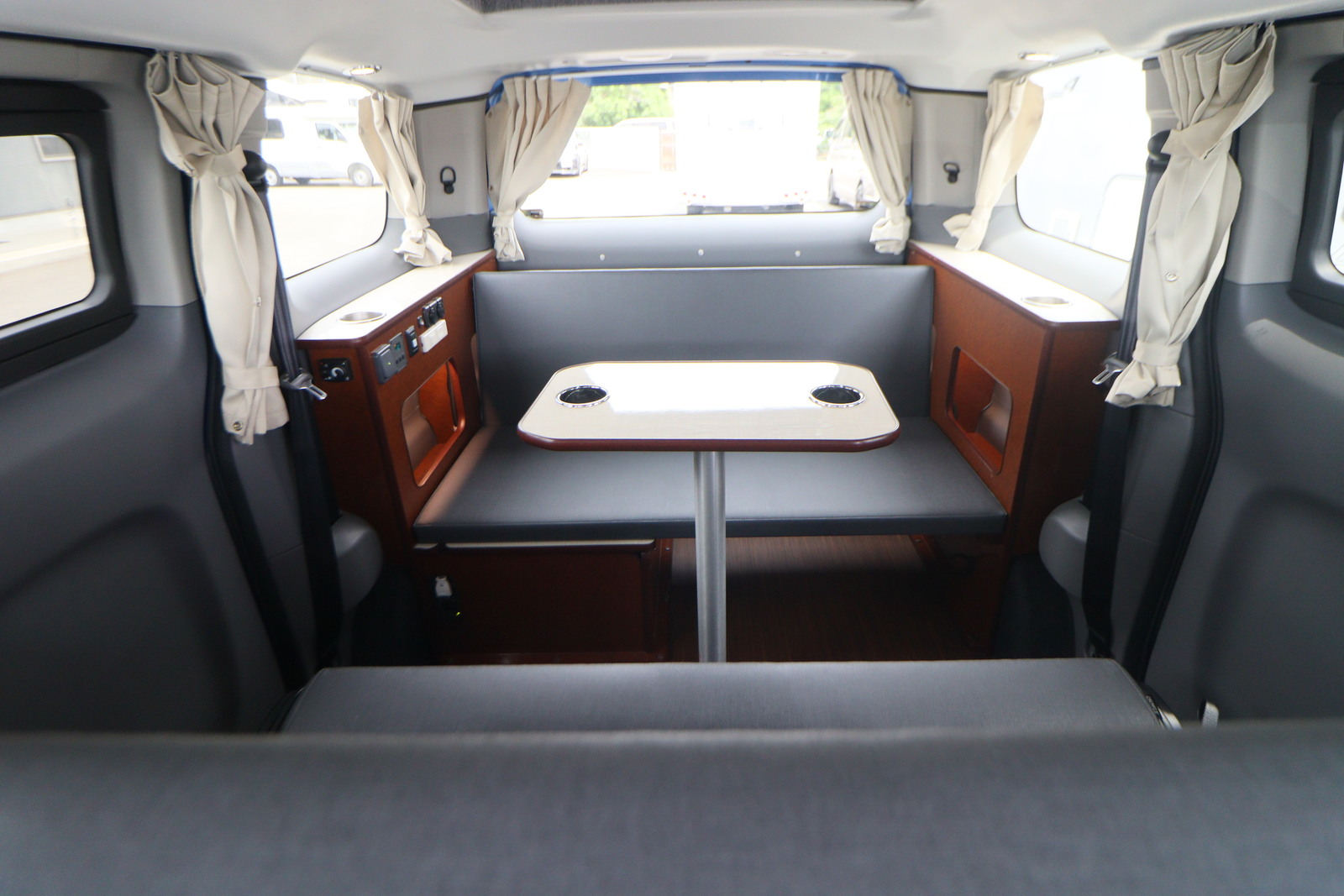 キャンピングカー バンコン NV200ﾊﾞﾈｯﾄ FOCS ﾙｿ+UP