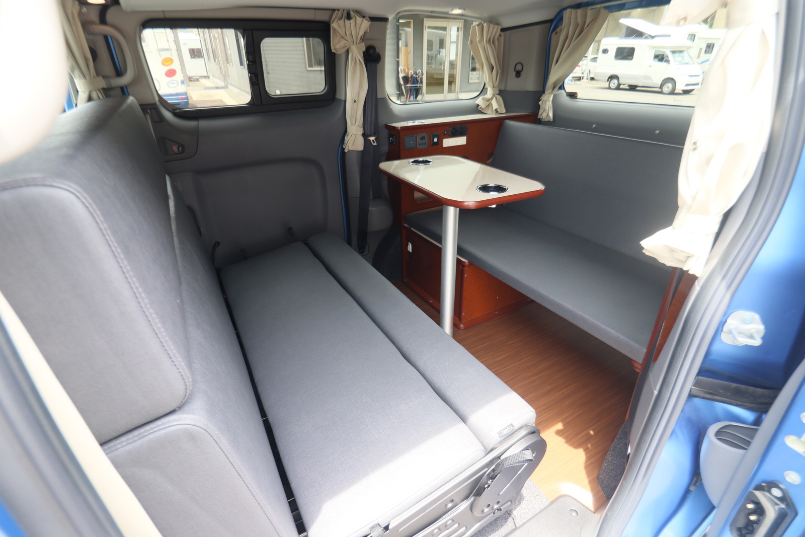 キャンピングカー バンコン NV200ﾊﾞﾈｯﾄ FOCS ﾙｿ+UP