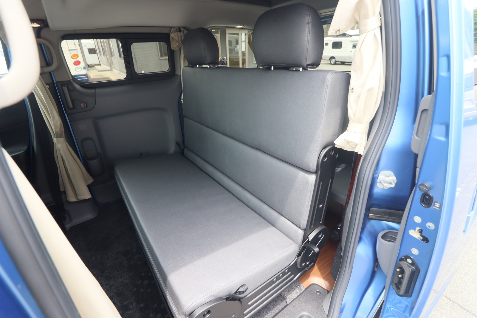 キャンピングカー バンコン NV200ﾊﾞﾈｯﾄ FOCS ﾙｿ+UP