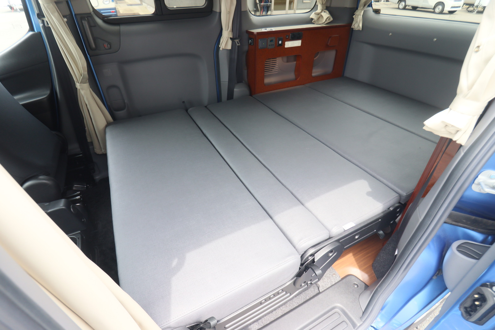キャンピングカー バンコン NV200ﾊﾞﾈｯﾄ FOCS ﾙｿ+UP