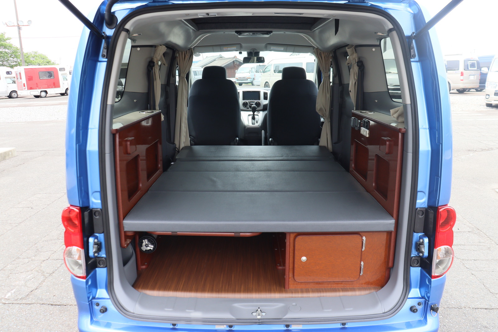 キャンピングカー バンコン NV200ﾊﾞﾈｯﾄ FOCS ﾙｿ+UP