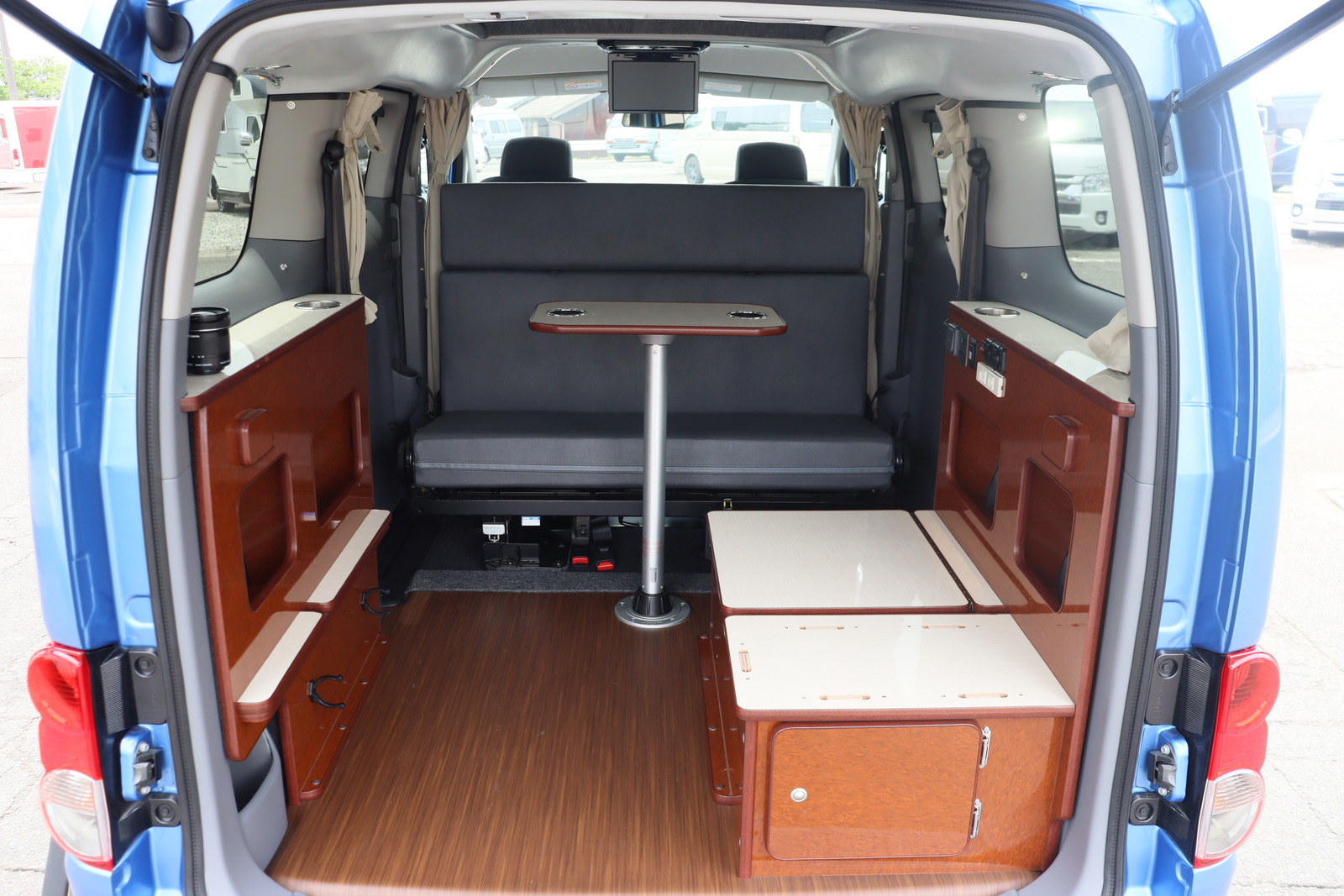 キャンピングカー バンコン NV200ﾊﾞﾈｯﾄ FOCS ﾙｿ+UP