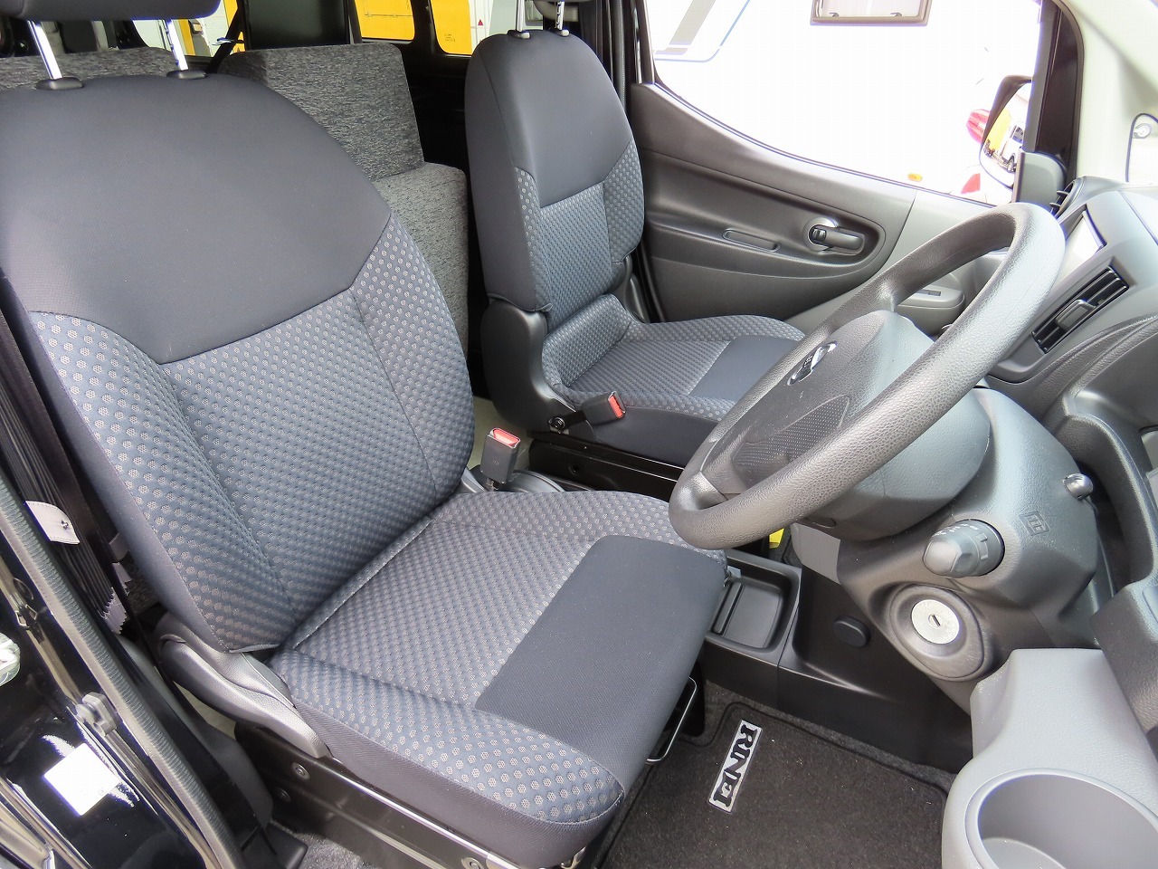 キャンピングカー バンコン NV200ﾊﾞﾈｯﾄ ﾘﾝｴｲ ｺﾝﾊﾟｸﾄﾊﾞｶﾝﾁｪｽ