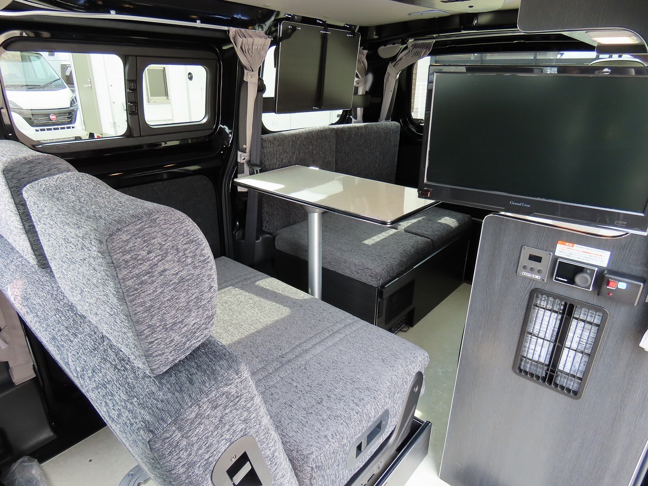 キャンピングカー バンコン NV200ﾊﾞﾈｯﾄ ﾘﾝｴｲ ｺﾝﾊﾟｸﾄﾊﾞｶﾝﾁｪｽ