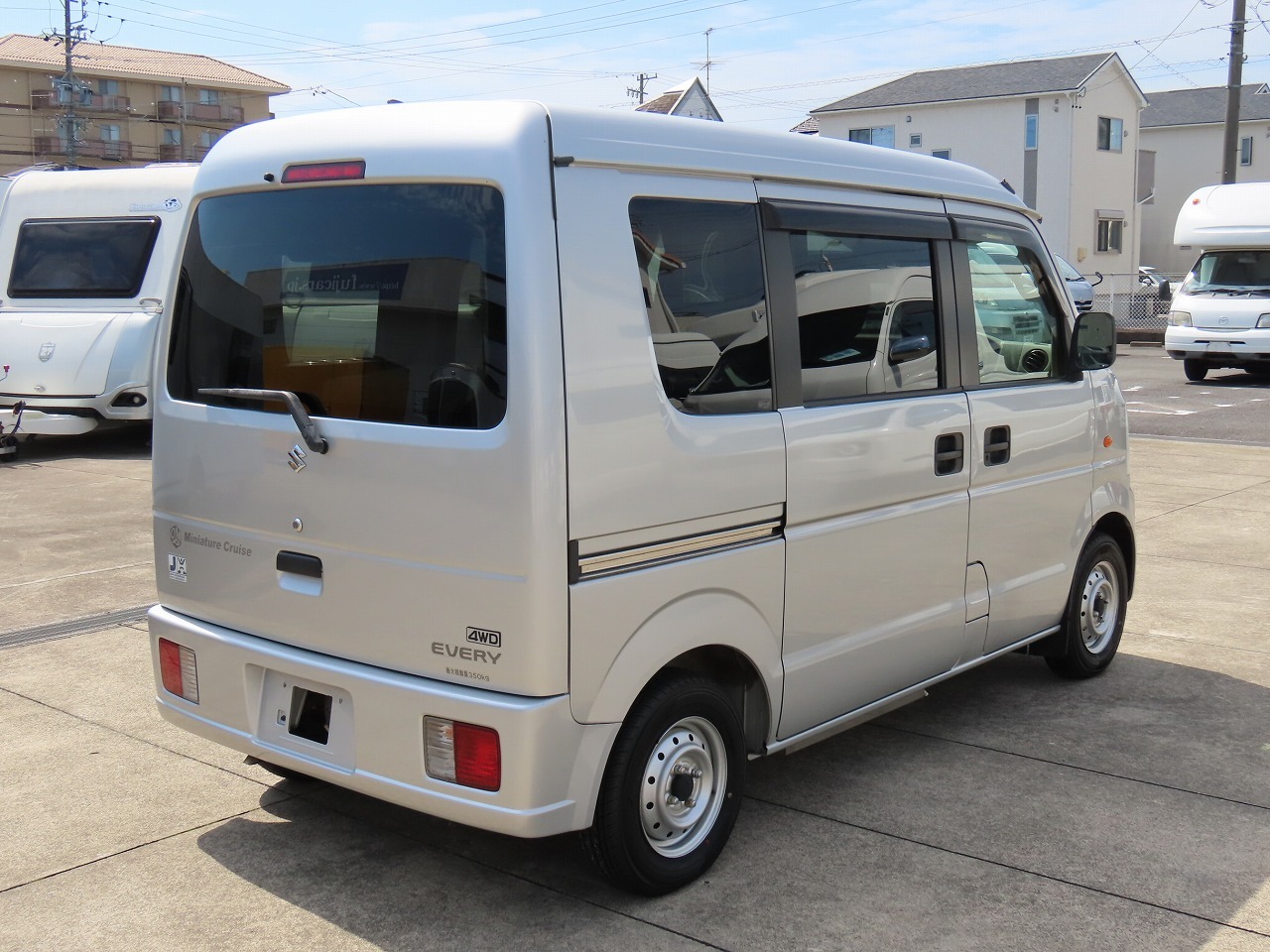 キャンピングカー 軽キャンパー ｴﾌﾞﾘｲ 岡ﾓｰﾀｰｽ ﾐﾆﾁｭｱｸﾙｰｽﾞ4WD
