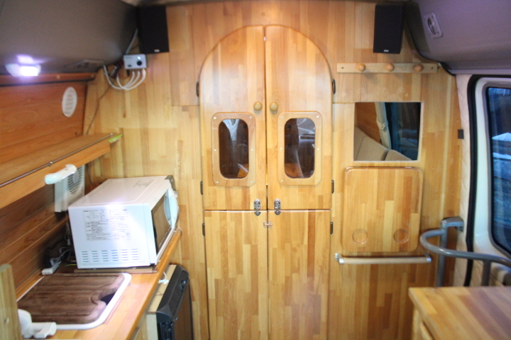 キャンピングカー バスコン ｺｰｽﾀｰ ｶｽﾀﾑﾌﾟﾛﾎﾜｲﾄ ﾌｨｰﾙﾄﾞﾄﾞﾙﾌｨﾝ