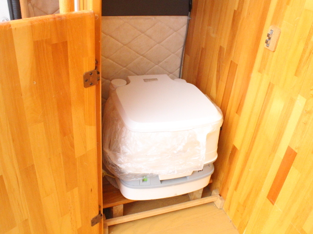 キャンピングカー バスコン ｺｰｽﾀｰ ｶｽﾀﾑﾌﾟﾛﾎﾜｲﾄ ﾌｨｰﾙﾄﾞﾄﾞﾙﾌｨﾝ