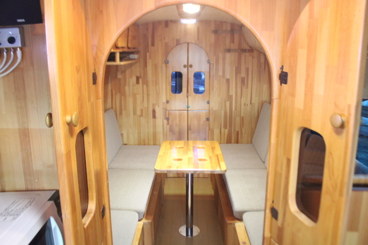 キャンピングカー バスコン ｺｰｽﾀｰ ｶｽﾀﾑﾌﾟﾛﾎﾜｲﾄ ﾌｨｰﾙﾄﾞﾄﾞﾙﾌｨﾝ