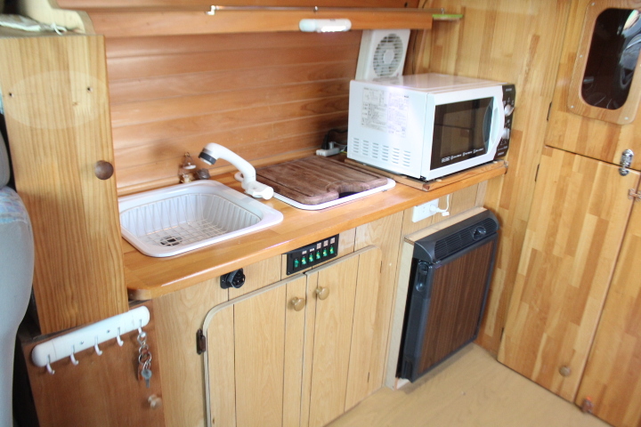 キャンピングカー バスコン ｺｰｽﾀｰ ｶｽﾀﾑﾌﾟﾛﾎﾜｲﾄ ﾌｨｰﾙﾄﾞﾄﾞﾙﾌｨﾝ