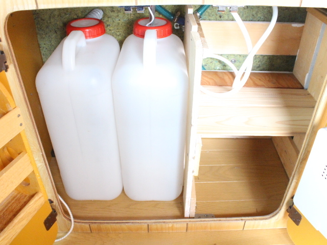 キャンピングカー バスコン ｺｰｽﾀｰ ｶｽﾀﾑﾌﾟﾛﾎﾜｲﾄ ﾌｨｰﾙﾄﾞﾄﾞﾙﾌｨﾝ