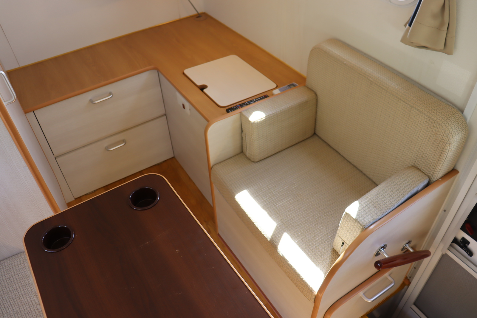 キャンピングカー キャブコン ﾎﾞﾝｺﾞ ﾃﾞｲﾌﾞﾚｲｸ ｸﾞﾘｰｸ