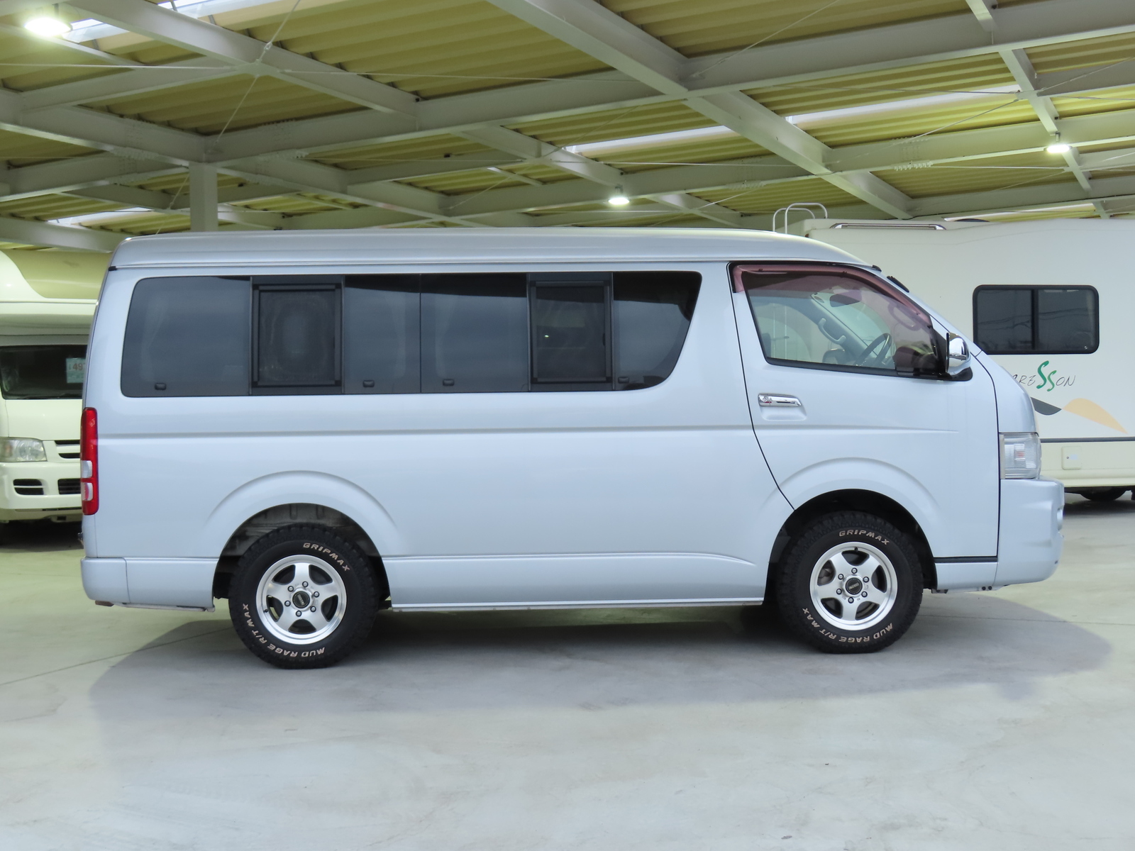 キャンピングカー バンコン ﾊｲｴｰｽ ﾘﾝｴｲ ﾜｲﾄﾞﾊﾞｶﾝﾁｪｽ 4WD