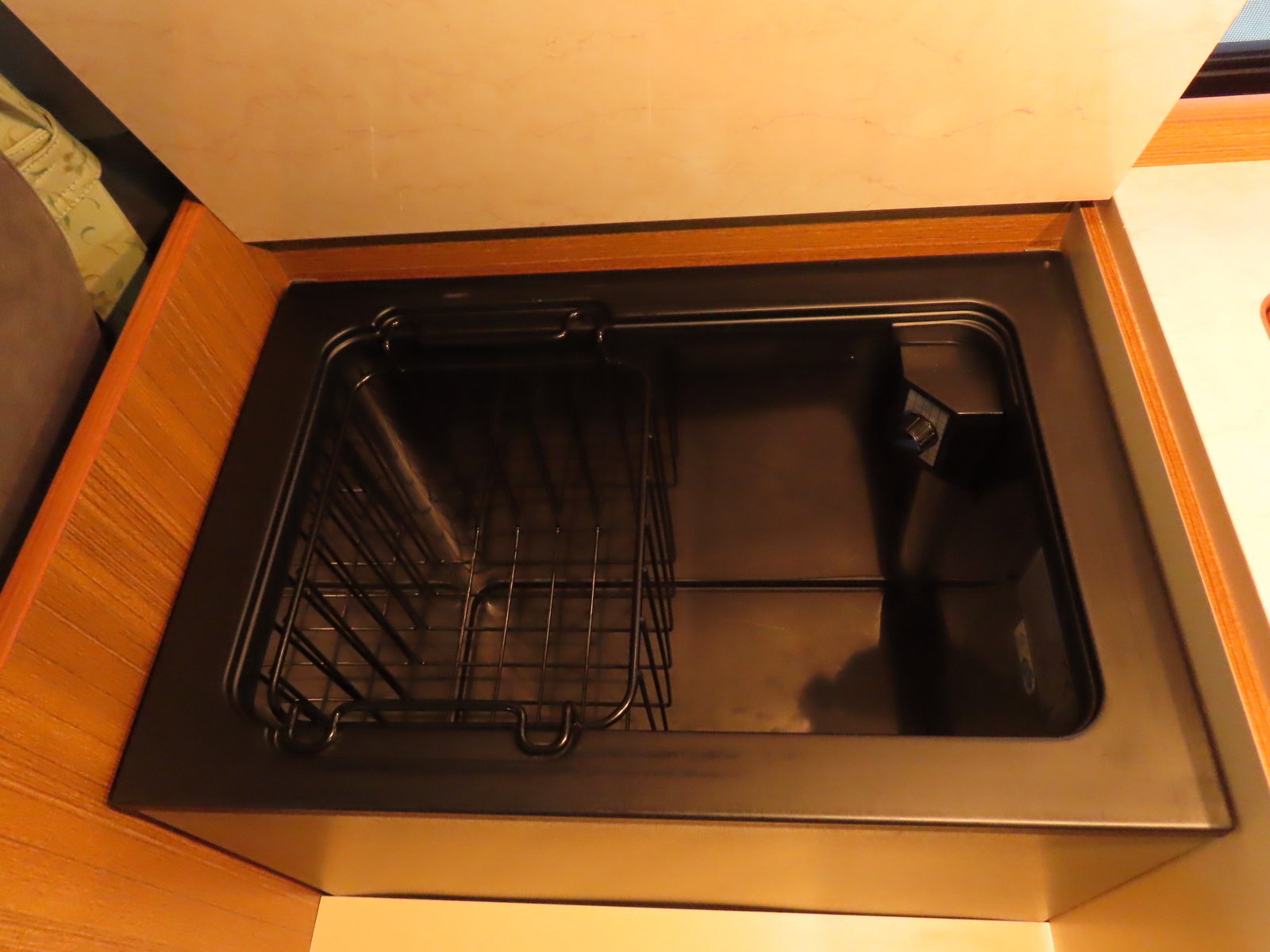 キャンピングカー バンコン ﾊｲｴｰｽ ﾘﾝｴｲ ﾜｲﾄﾞﾊﾞｶﾝﾁｪｽ 4WD