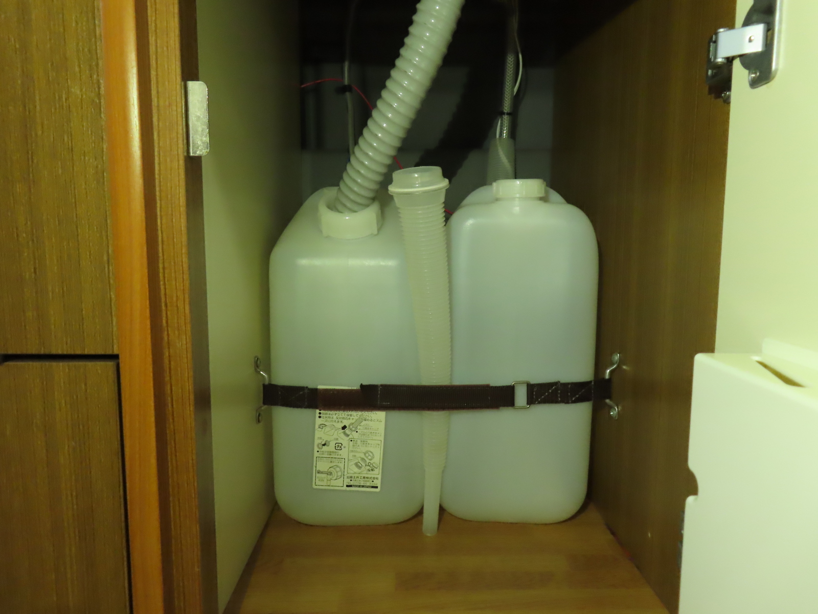 キャンピングカー バンコン ﾊｲｴｰｽ ﾘﾝｴｲ ﾜｲﾄﾞﾊﾞｶﾝﾁｪｽ 4WD