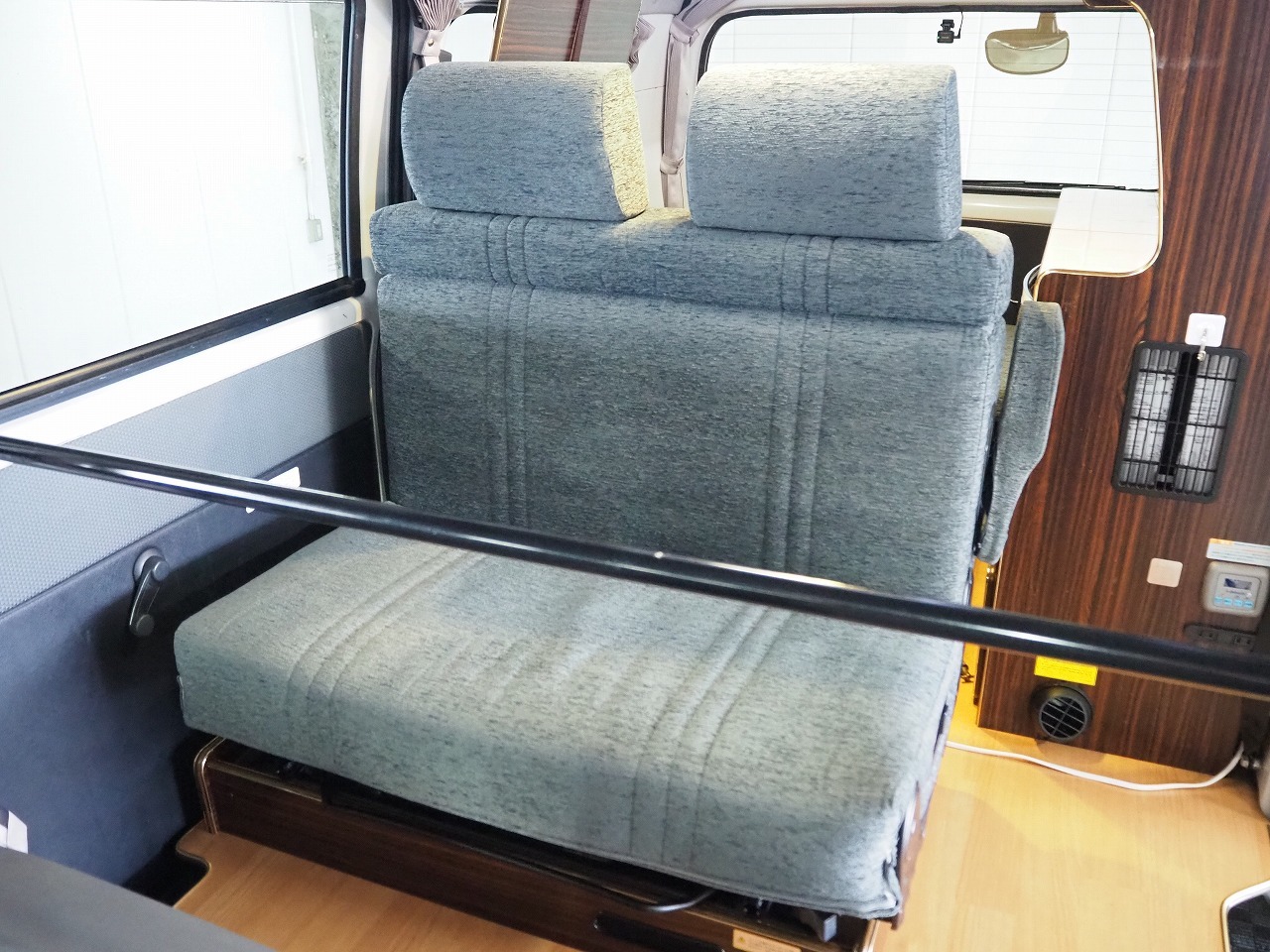 キャンピングカー バンコン ﾗｲﾄｴｰｽ ﾘﾝｴｲ ｺﾝﾊﾟｸﾄﾊﾞｶﾝﾁｪｽ　FF