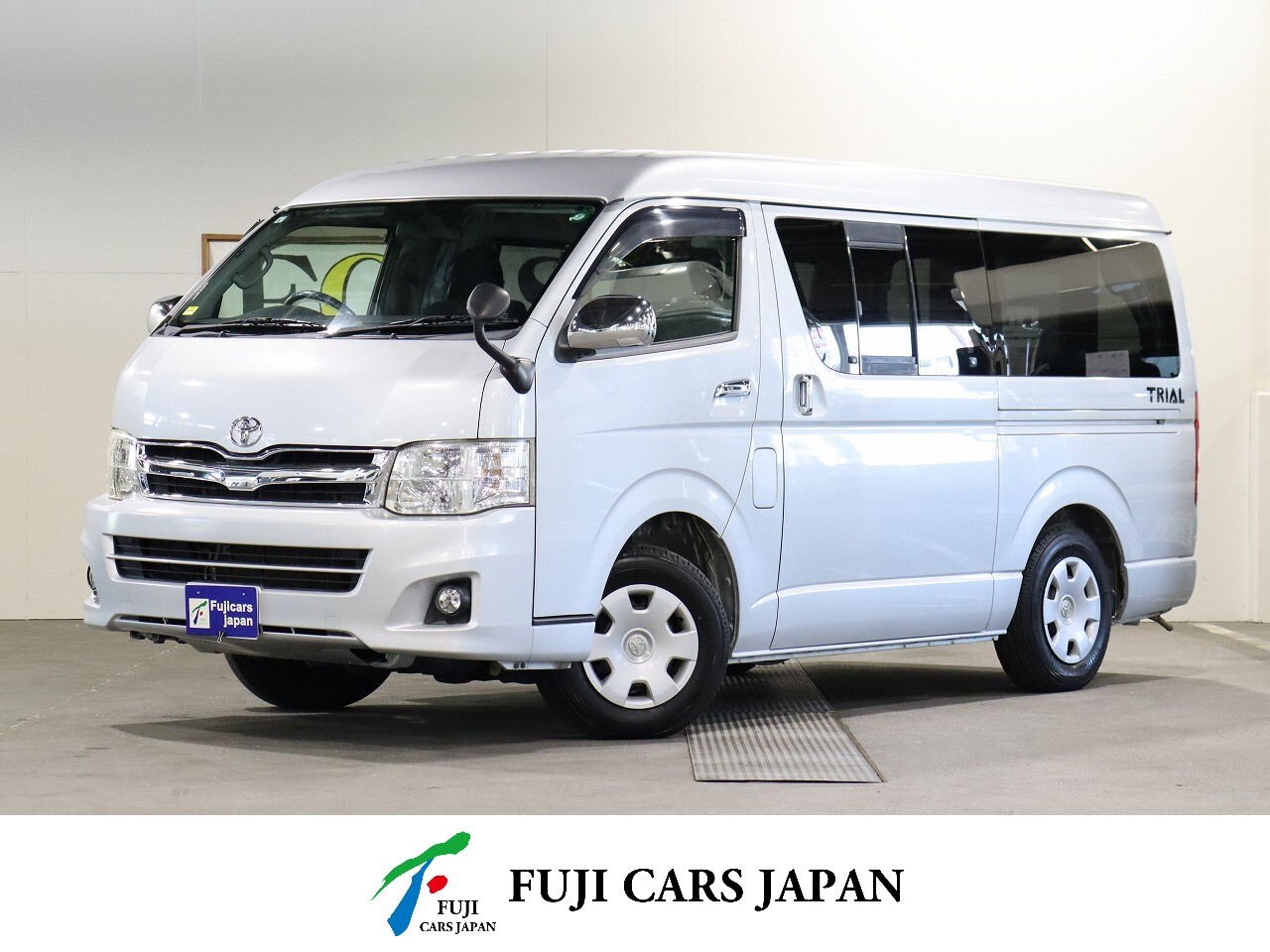 キャンピングカー バンコン ハイエース ナッツRV トライアル タイプA 4WD　FF