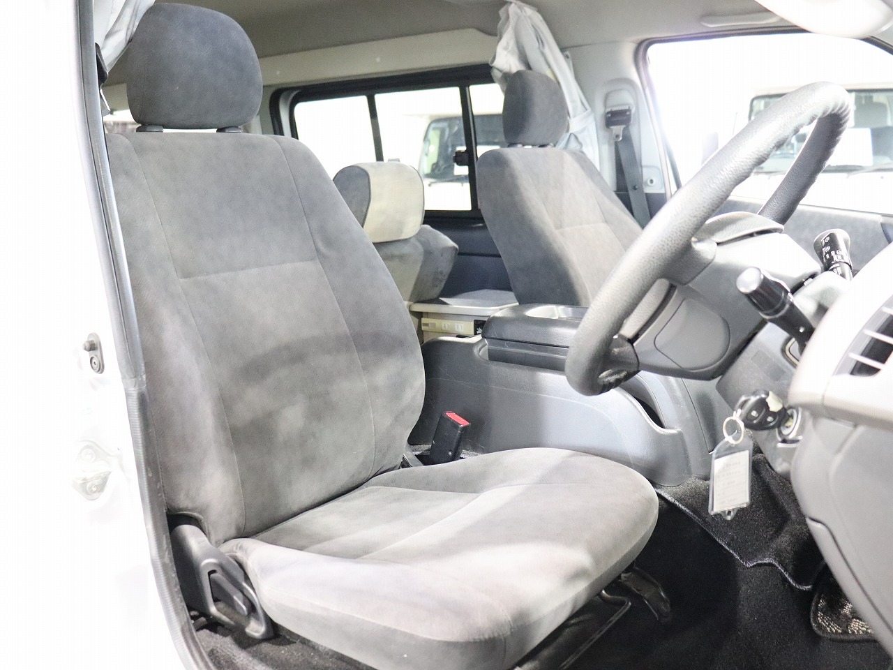 キャンピングカー バンコン ﾊｲｴｰｽ ﾅｯﾂRV ﾄﾗｲｱﾙ ﾀｲﾌﾟA 4WD　FF