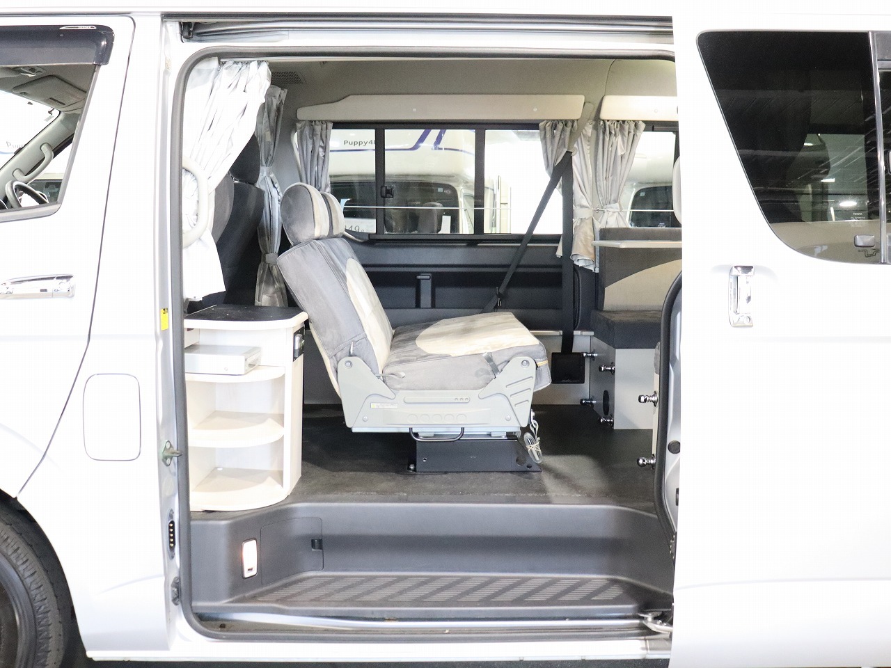 キャンピングカー バンコン ﾊｲｴｰｽ ﾅｯﾂRV ﾄﾗｲｱﾙ ﾀｲﾌﾟA 4WD　FF
