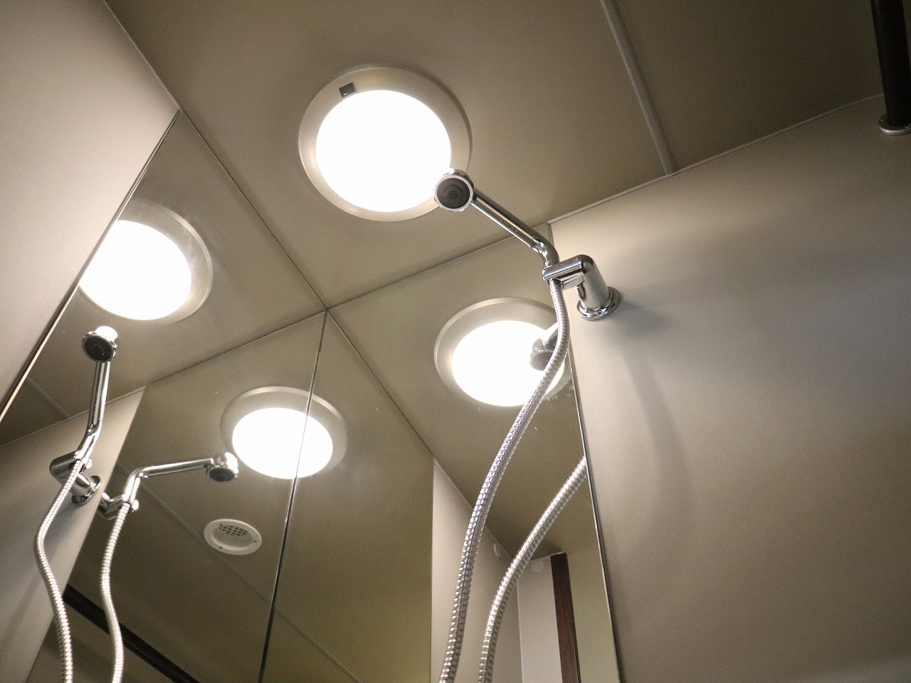 キャンピングカー トレーラー ｴｰｽｷｬﾗﾊﾞﾝ ｴｰｽ330ﾌﾟﾛｼﾞｪｸﾄ　FFﾋｰﾀ