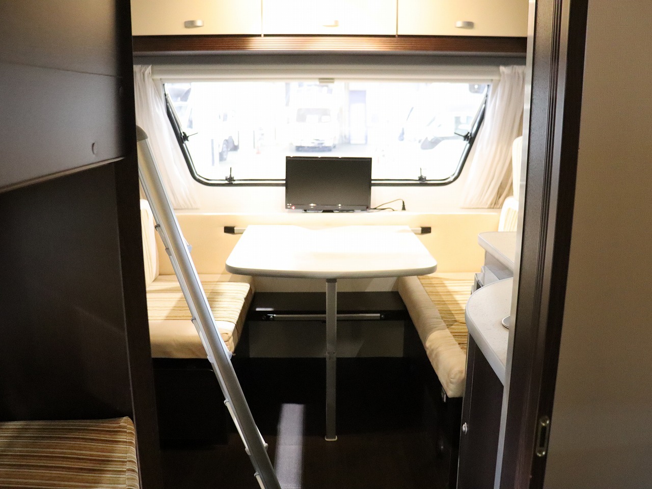 キャンピングカー トレーラー ｴｰｽｷｬﾗﾊﾞﾝ ｴｰｽ330ﾌﾟﾛｼﾞｪｸﾄ　FFﾋｰﾀ