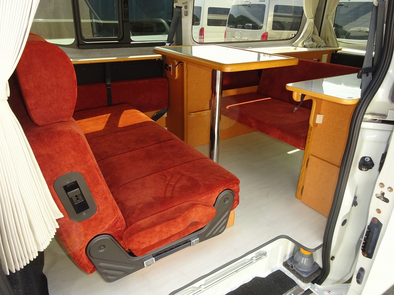 キャンピングカー バンコン NV350ｷｬﾗﾊﾞﾝ OMC ｶｰｺﾞﾌﾟﾗｽ　FF暖房