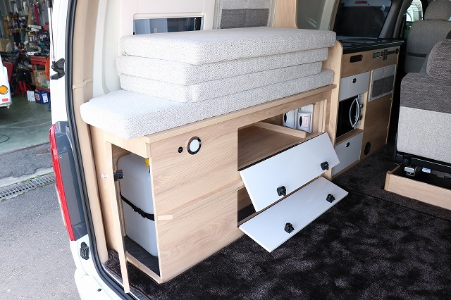 キャンピングカー バンコン ﾊｲｴｰｽ ﾃﾞﾙﾀﾘﾝｸ ﾀﾞｰｳｨﾝQ3 4WD