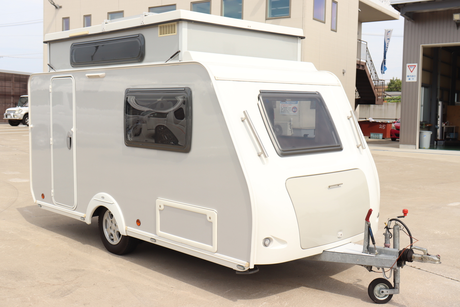 キャンピングカー トレーラー ﾄﾘｶﾞﾉ ｼﾙﾊﾞｰ310　けん引免許不要ﾓﾃﾞﾙ