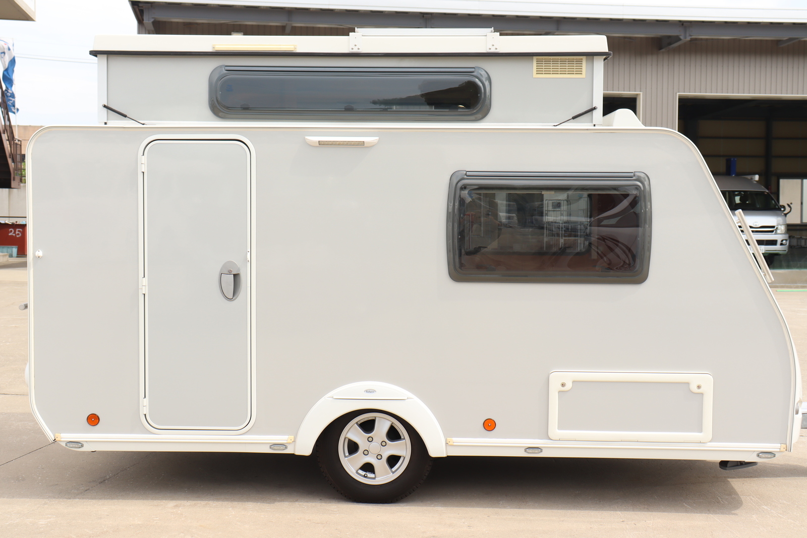 キャンピングカー トレーラー ﾄﾘｶﾞﾉ ｼﾙﾊﾞｰ310　けん引免許不要ﾓﾃﾞﾙ