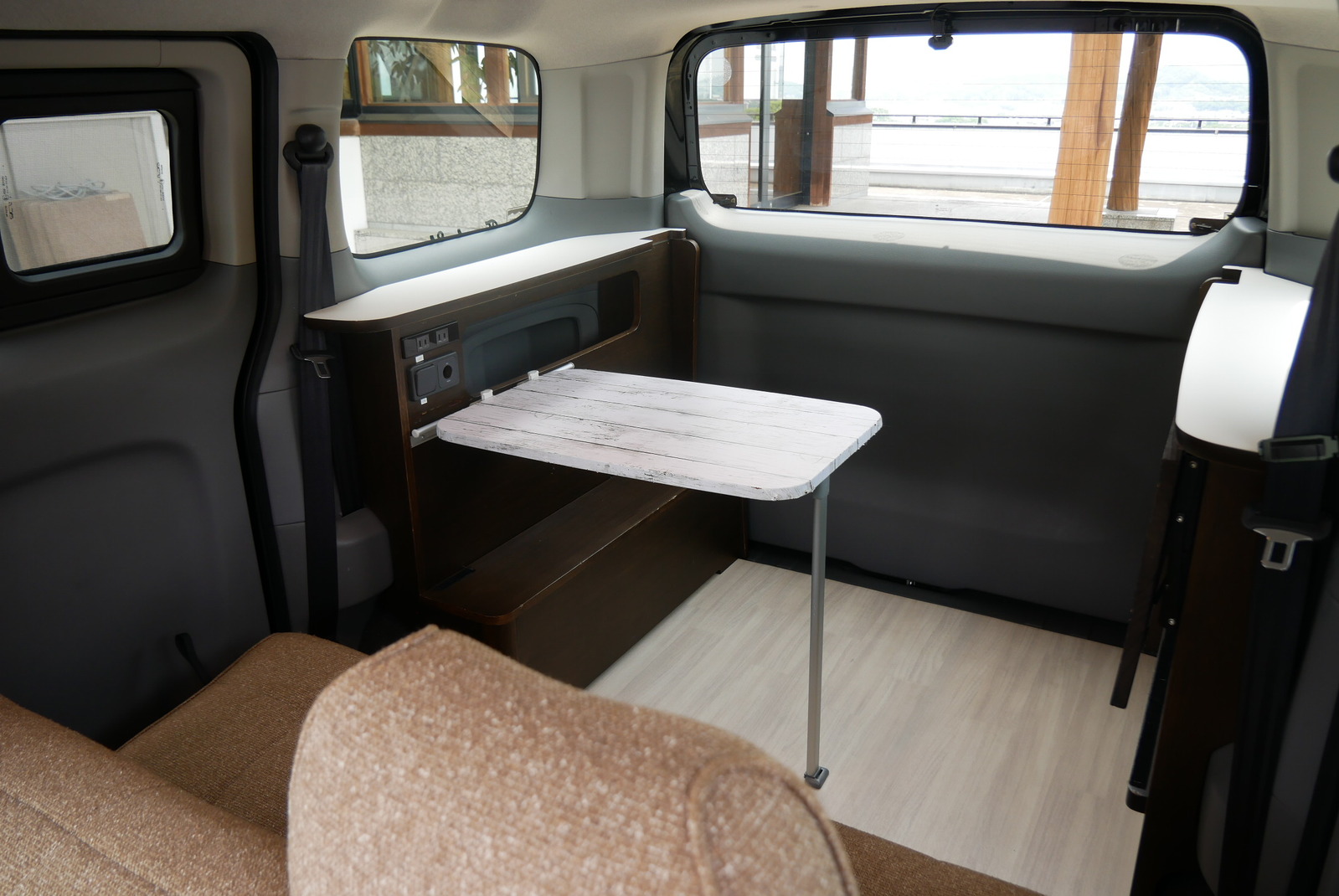 キャンピングカー バンコン NV200ﾊﾞﾈｯﾄ ﾋﾟｰｽﾞｸﾗﾌﾄ ﾂｰﾙﾄﾞｽﾀｰ