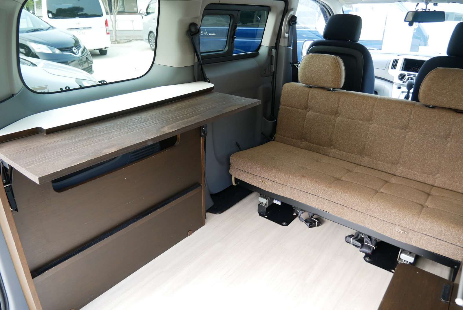 キャンピングカー バンコン NV200ﾊﾞﾈｯﾄ ﾋﾟｰｽﾞｸﾗﾌﾄ ﾂｰﾙﾄﾞｽﾀｰ