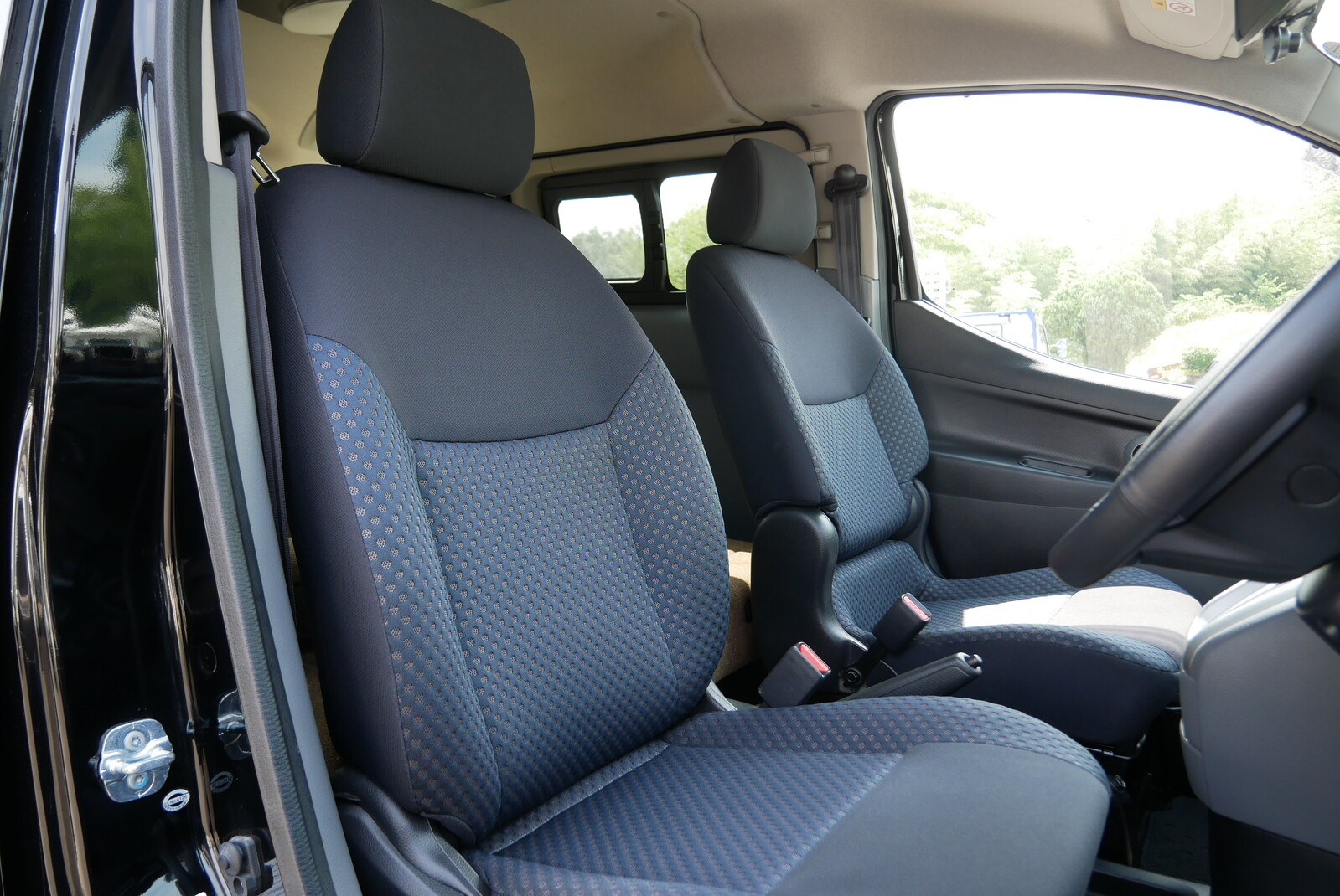 キャンピングカー バンコン NV200ﾊﾞﾈｯﾄ ﾋﾟｰｽﾞｸﾗﾌﾄ ﾂｰﾙﾄﾞｽﾀｰ