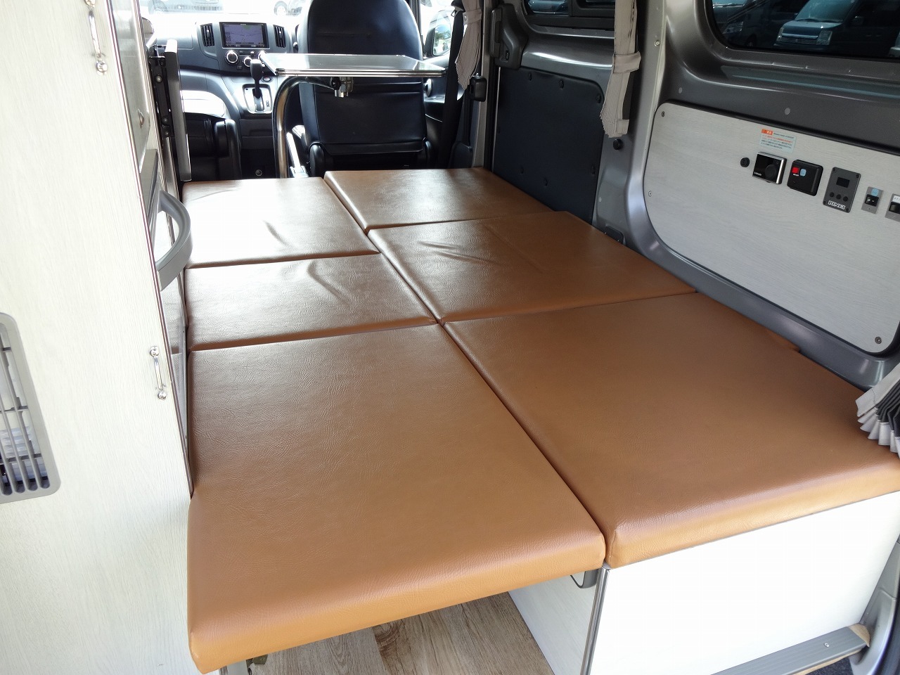 キャンピングカー バンコン NV200ﾊﾞﾈｯﾄ ﾘﾝｴｲ ｺﾝﾊﾟｸﾄﾊﾞｶﾝﾁｪｽ