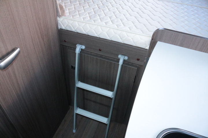 キャンピングカー キャブコン ｶﾑﾛｰﾄﾞ ﾅｯﾂRV ｸﾚｱｽﾃｨﾝｸﾞ　5.0X　ｴﾎﾞ