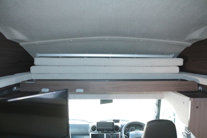 キャンピングカー キャブコン ｶﾑﾛｰﾄﾞ ﾅｯﾂRV ｸﾚｱｽﾃｨﾝｸﾞ　5.0X　ｴﾎﾞ