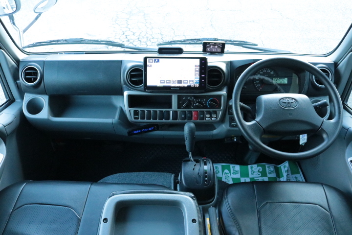 キャンピングカー キャブコン ｶﾑﾛｰﾄﾞ ﾅｯﾂRV ｸﾚｱｽﾃｨﾝｸﾞ　5.0X　ｴﾎﾞ