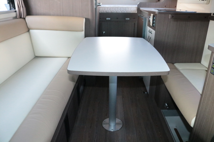 キャンピングカー キャブコン ｶﾑﾛｰﾄﾞ ﾅｯﾂRV ｸﾚｱｽﾃｨﾝｸﾞ　5.0X　ｴﾎﾞ