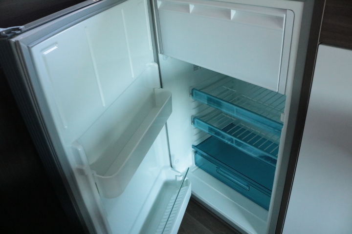 キャンピングカー キャブコン ｶﾑﾛｰﾄﾞ ﾅｯﾂRV ｸﾚｱｽﾃｨﾝｸﾞ　5.0X　ｴﾎﾞ