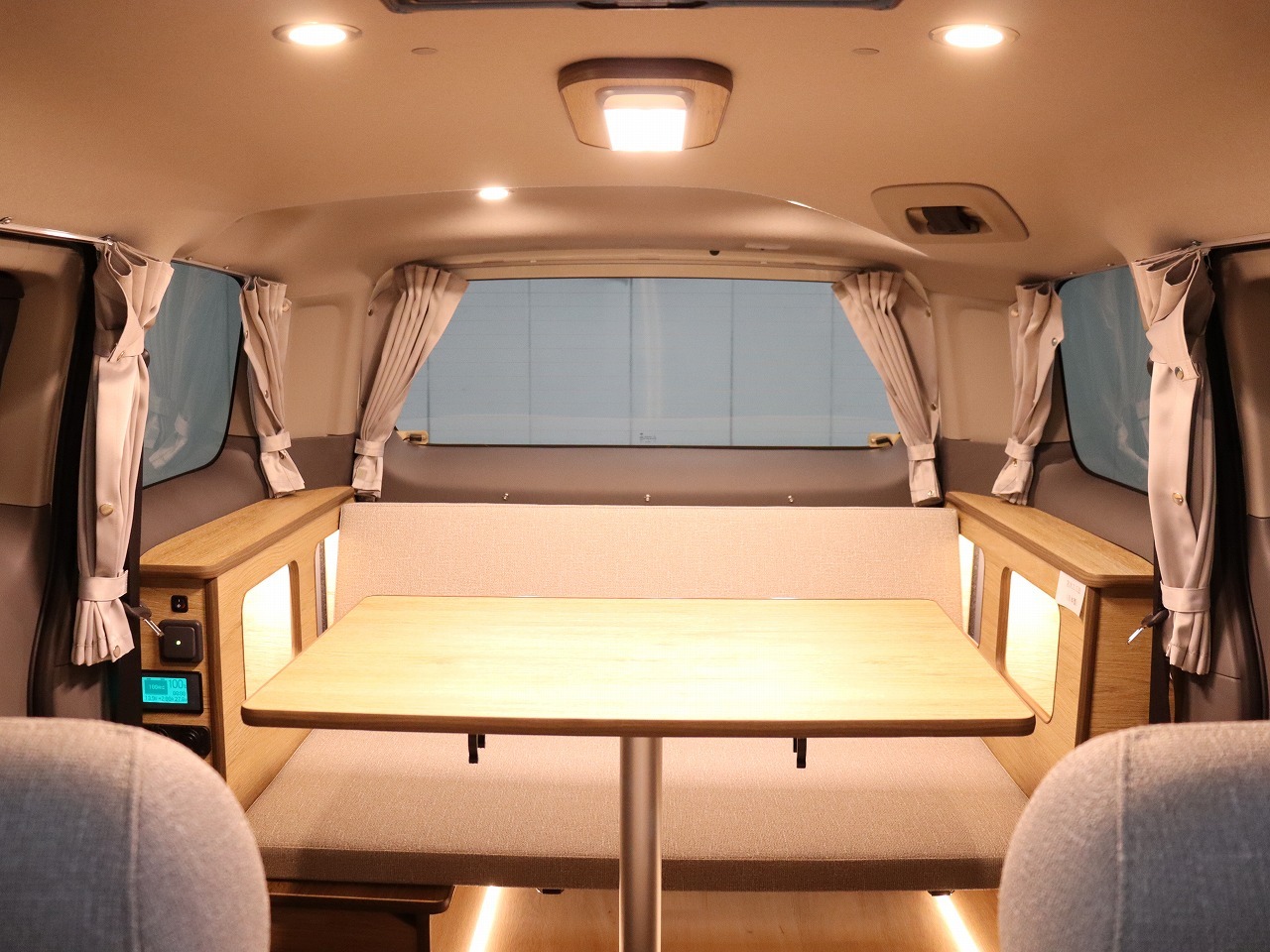 キャンピングカー バンコン NV200ﾊﾞﾈｯﾄ　FOCS Luz　ﾙｿ　新車即納車