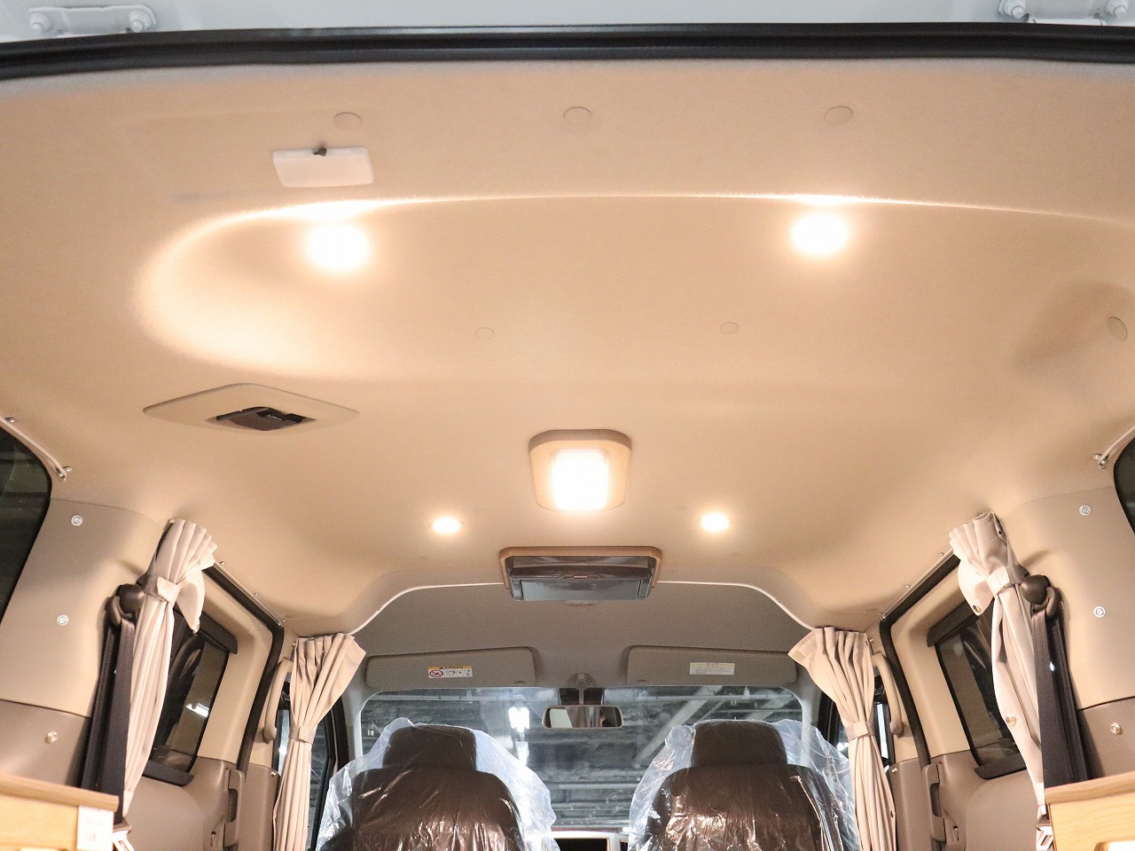 キャンピングカー バンコン NV200ﾊﾞﾈｯﾄ　FOCS Luz　ﾙｿ　新車即納車