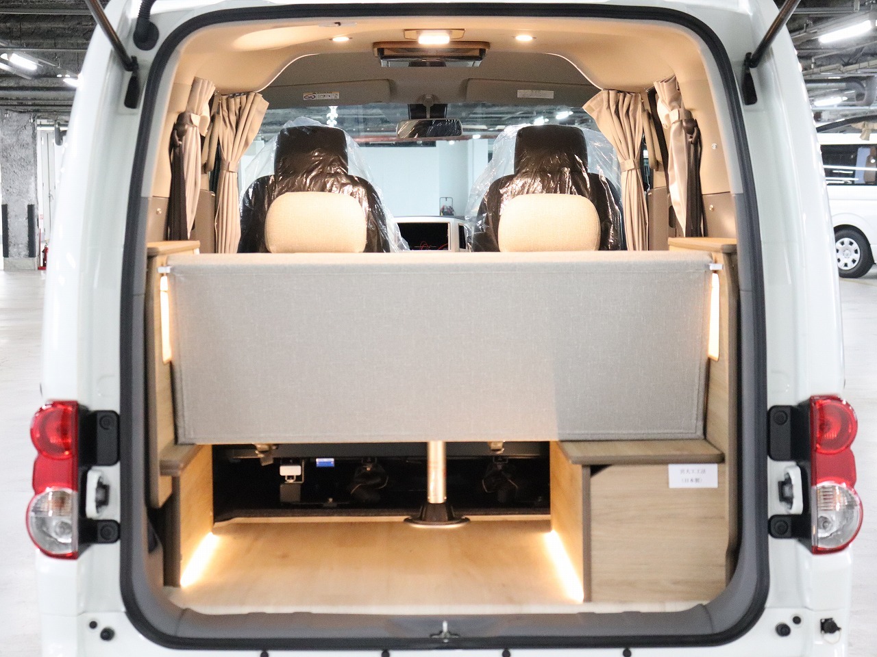 キャンピングカー バンコン NV200ﾊﾞﾈｯﾄ　FOCS Luz　ﾙｿ　新車即納車