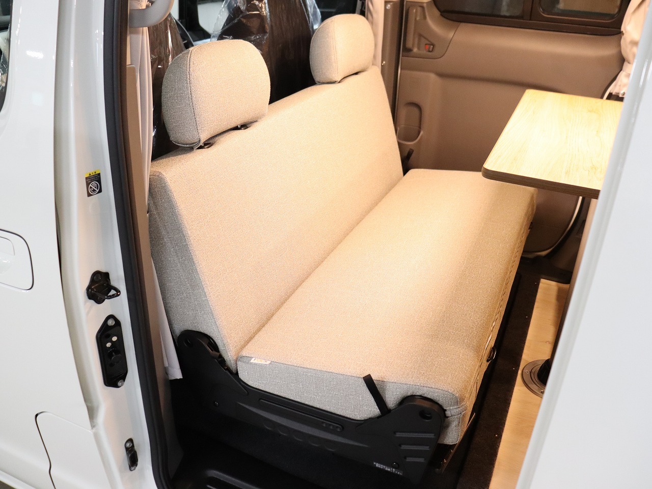 キャンピングカー バンコン NV200ﾊﾞﾈｯﾄ　FOCS Luz　ﾙｿ　新車即納車