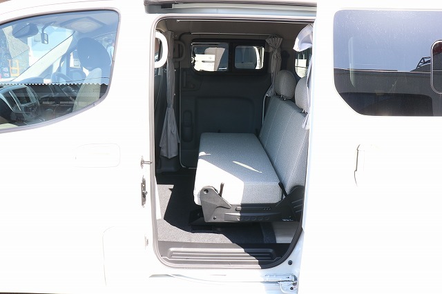 キャンピングカー バンコン NV200ﾊﾞﾈｯﾄ FOCS Luz ﾙｿ 新車即納
