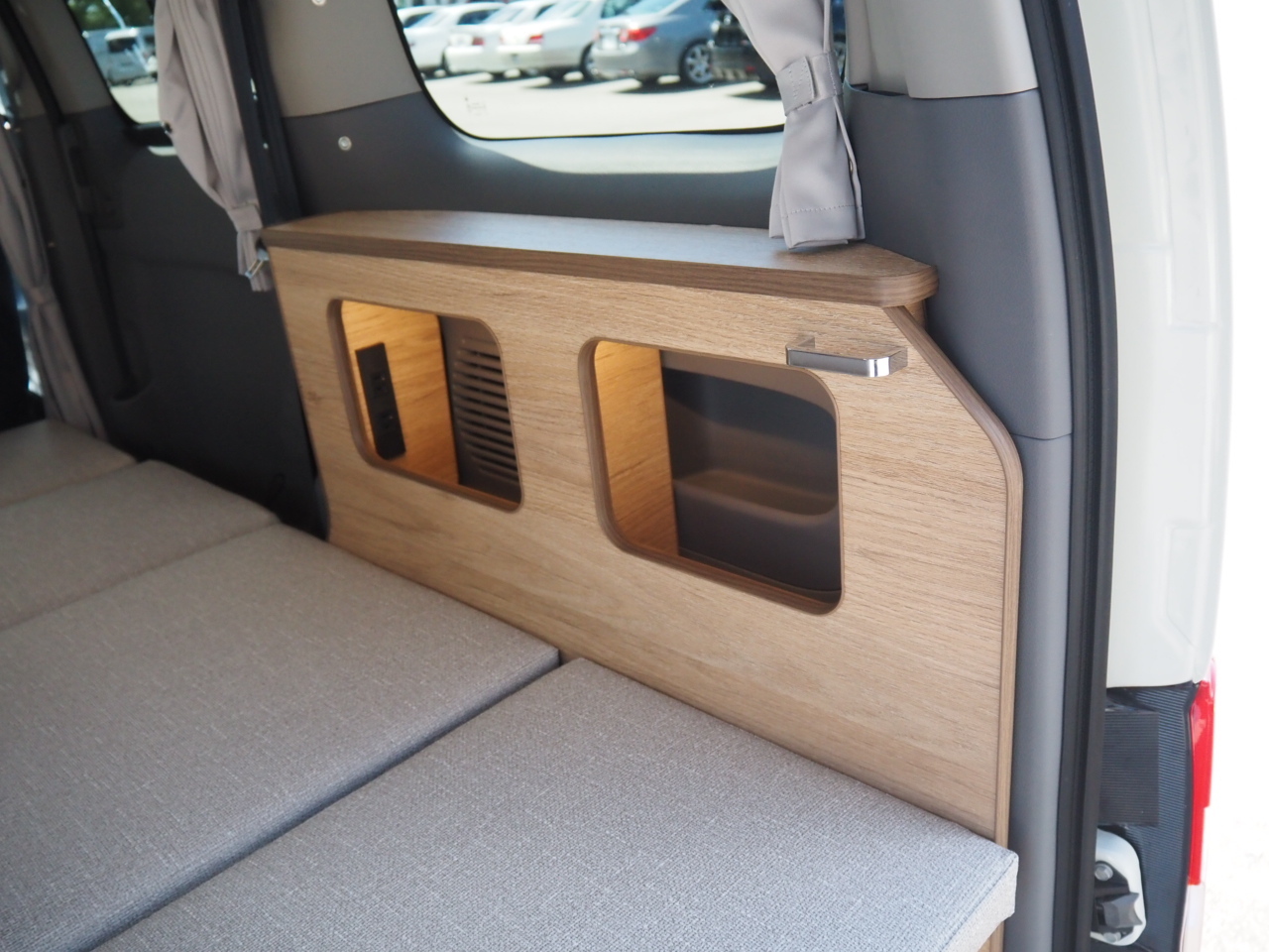 キャンピングカー バンコン NV200ﾊﾞﾈｯﾄ FOCS Luz ﾙｿ 新車即納