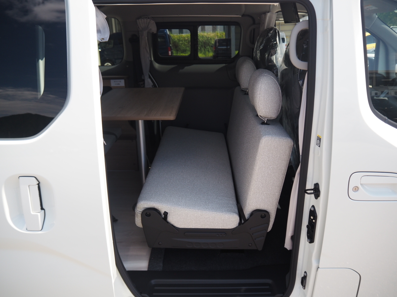 キャンピングカー バンコン NV200ﾊﾞﾈｯﾄ FOCS Luz ﾙｿ 新車即納