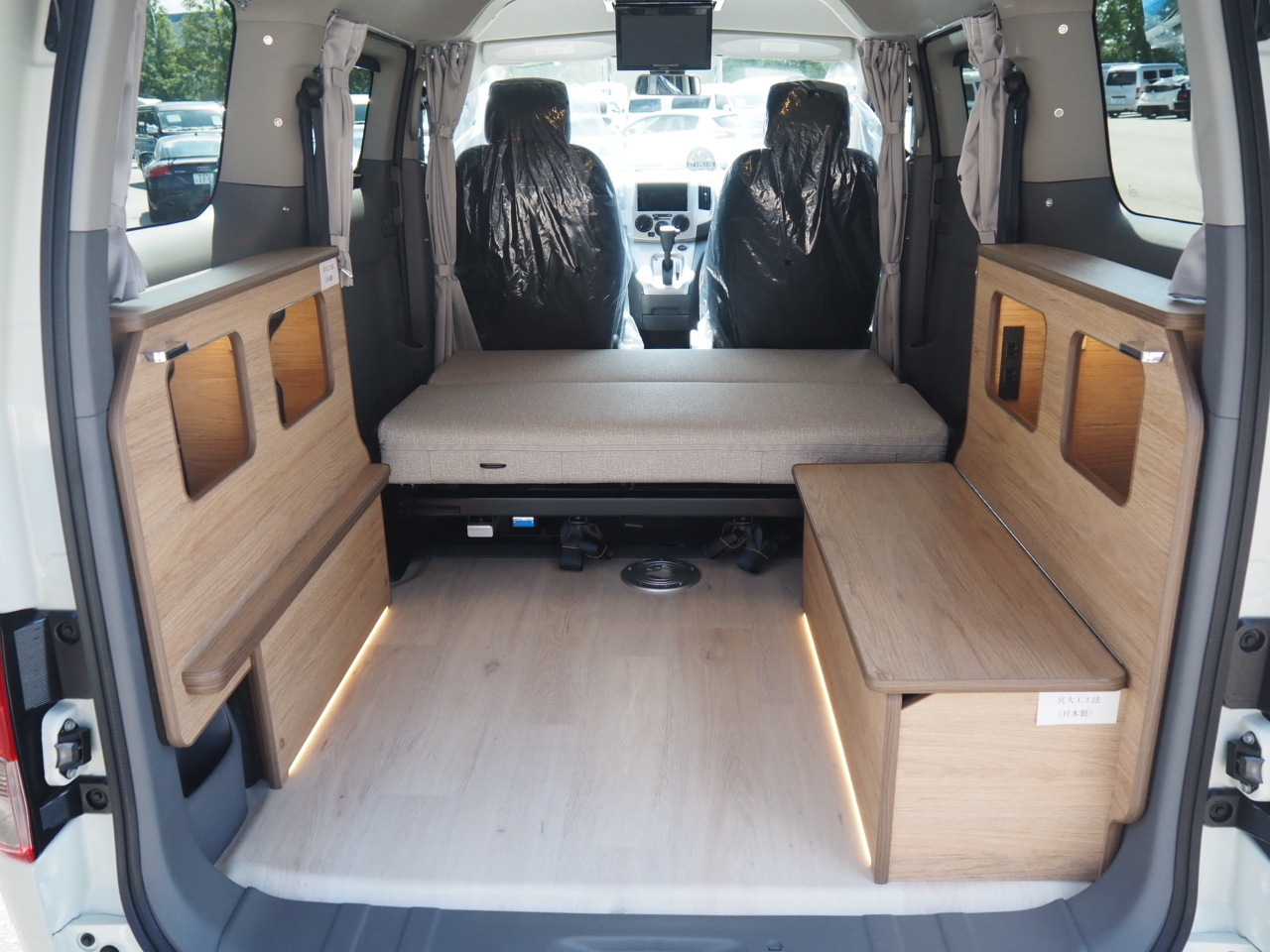 キャンピングカー バンコン NV200ﾊﾞﾈｯﾄ FOCS Luz ﾙｿ 新車即納