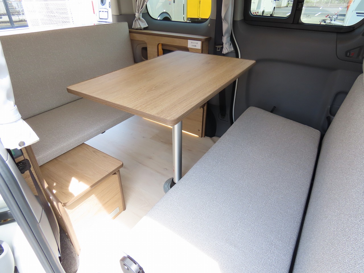 キャンピングカー バンコン NV200ﾊﾞﾈｯﾄ FOCS Luz ﾙｿ 新車即納