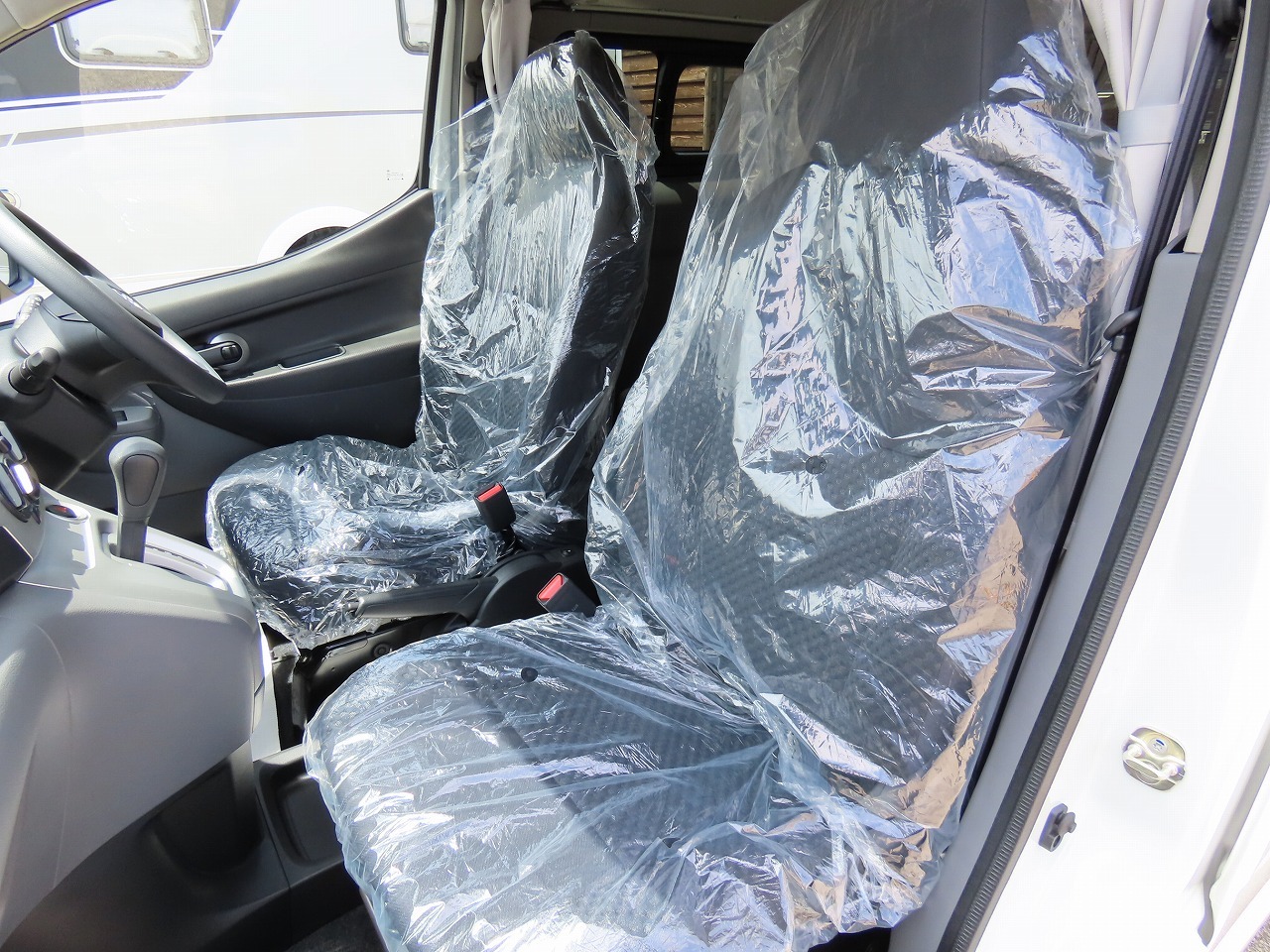 キャンピングカー バンコン NV200ﾊﾞﾈｯﾄ FOCS Luz ﾙｿ 新車即納