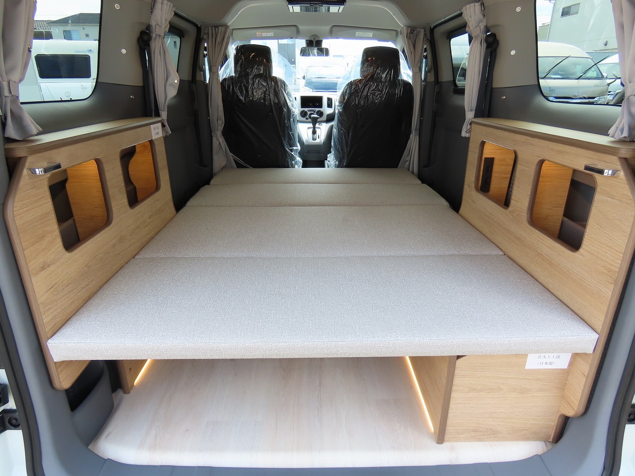 キャンピングカー バンコン NV200ﾊﾞﾈｯﾄ FOCS Luz ﾙｿ 新車即納